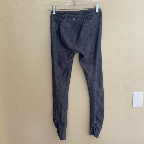 🚨JUST REDUCED🚨 Athleta Gray Herringbone Lined Leggings Ruched Size XS - Picture 2 of 8